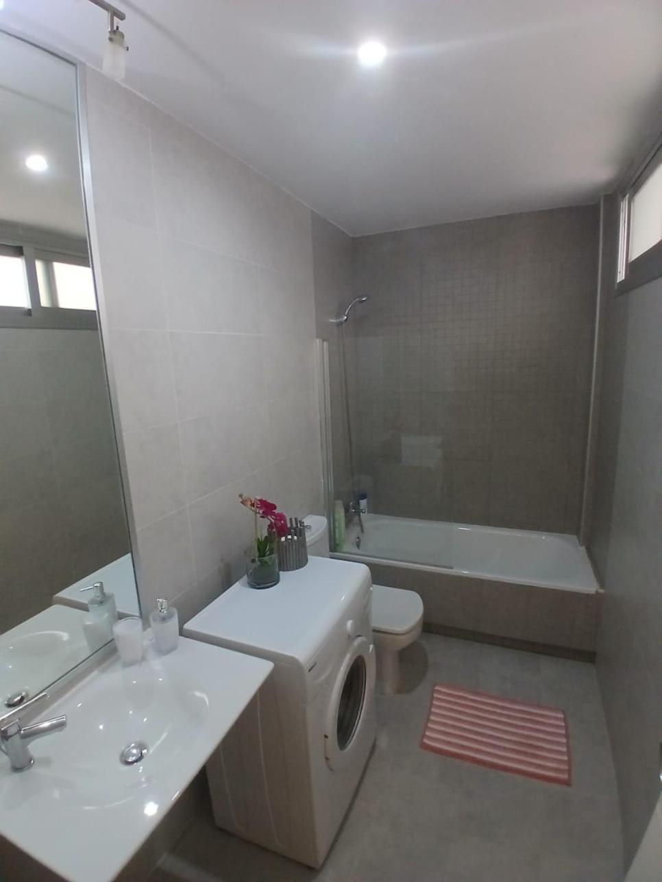 Apartamento Bernier มาลากา ภายนอก รูปภาพ
